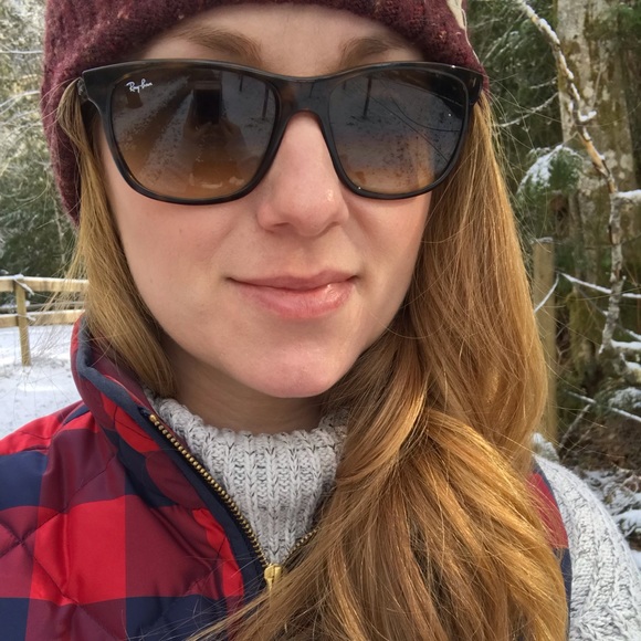 Meet your Posher, Katherine - Picture 1 of 1